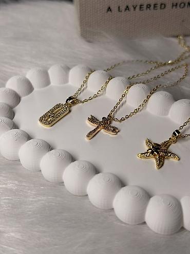 Qızılı rəngli zərif boyunbağılar – 3 fərqli kulon seçimi - Material lalafo.az -da Qızılı rəngli zərif boyunbağılar – 3 fərqli kulon seçimi - Material