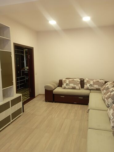 сдаю квартиру по рыскулова: 3 комнаты, 95 м², Индивидуалка, 8 этаж, Косметический ремонт