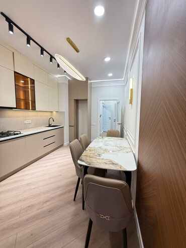ош батир: 2 комнаты, 85 м², Элитка, 4 этаж, Дизайнерский ремонт