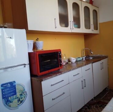 кв час ночь: 1 бөлмө, Менчик ээси, Чогуу жашоосу жок, Эмерексиз