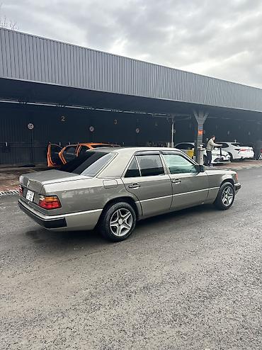 Mercedes-Benz: Mercedes-Benz 220: 1993 г., 2.2 л, Автомат, Бензин, Седан — 11
