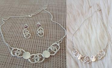 Значки: Продаю винтажную би́жутерию́ Avon, Tiffany, Infinum и́ др. В основном — 6