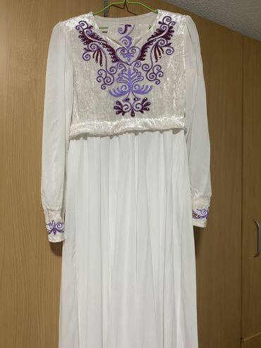 кыргызские национальные платья: Детское платье, цвет - Белый, Б/у