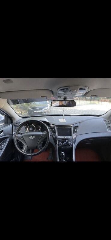 газ автомобиль: Hyundai Sonata: 2 л | 2011 г. | Седан | Хорошее