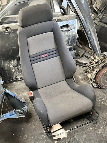 Детали салона: Спортивное сиденье Recaro - Оригинальное сиденье Recaro с — 1