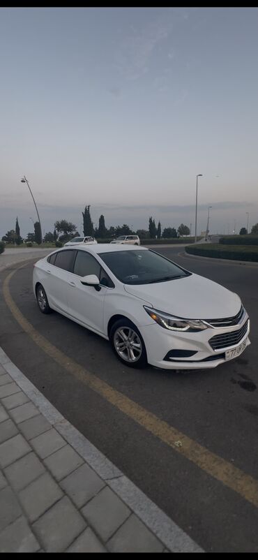 Chevrolet Cruze: 1.4 л | 2017 г. 165000 км Седан