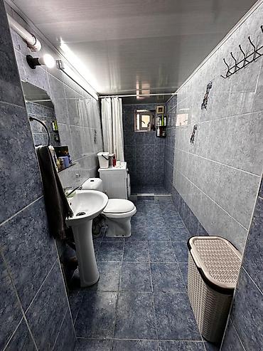 Продажа коттеджей и домов: 5 комнат, 70 м², 6 соток, Бишкек, Киркомстром Собственник — 6