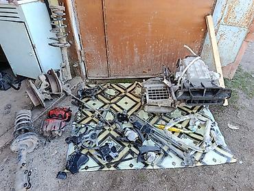 Другие детали ходовой части: Запчасти от Lexus ES330, 2004 г. В наличии разборные элементы кузова — 5