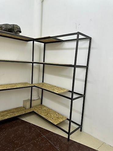Торговое оборудование: Продаются полки на склад (3 шт), каркас - металический. Можно — 2