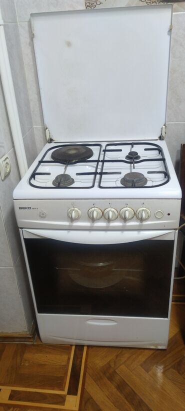 Plitələr və bişirmə panelləri: Beko firmasinin Qaz peçi satilir.Heç bir problemi yoxdur herşey işlək