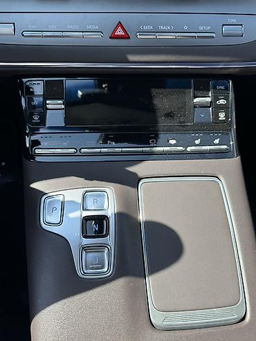 lada 2101: Hyundai Grandeur: 2019 г., Гибрид, Седан — 5