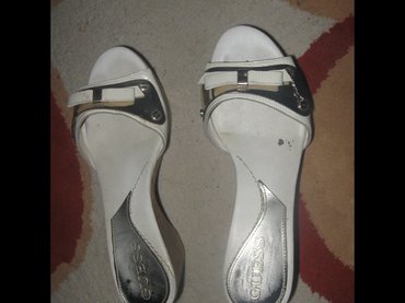 crne stikle sa platformom: Sandals, Guess, 38 at lalafo.rs crne stikle sa platformom: Sandals, Guess, 38