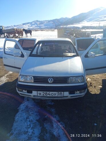 Volkswagen: Volkswagen Vento: 1992 г., 1.8 л, Механика, Бензин