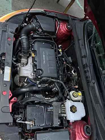 cankan masin: Chevrolet Cruze sedan – qırmızı rəngli, Azərbaycan nömrə nişanı ilə — 9
