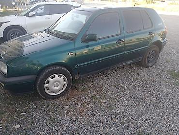 вито 2013: Volkswagen Golf: 1995 г., 1.8 л, Механика, Бензин, Хэтчбэк — 2