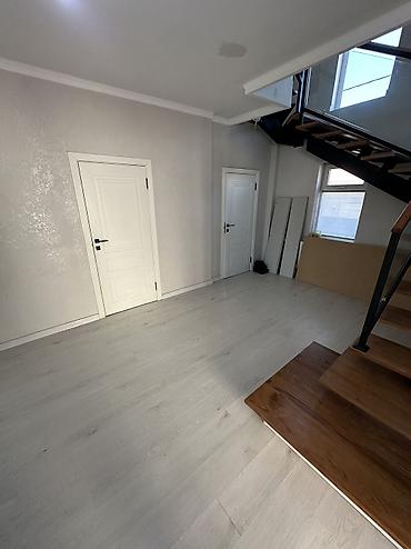 Продажа коттеджей и домов: 🔥Продается Мансардный дом🔥 🏡Район: Ак Ордо 1 ✅Участок:5 соток — 15