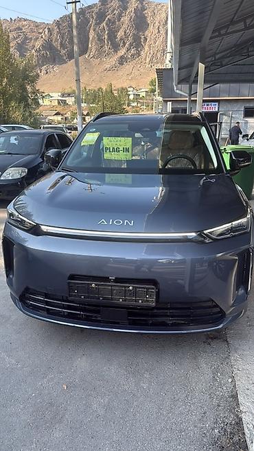 генезис машина: AION (GAC) — кроссовер с подключаемым гибридом (Plug-in). Современный — 1