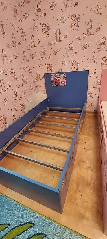 carpayi usaq: Oğlan və qız üçün, İşlənmiş, Çarpayı, Bazasız, Matras ilə, Siyirməsiz — 4
