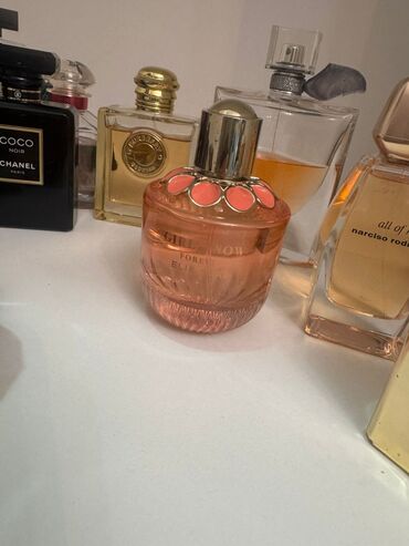 Ətriyyat: Brend ətirlərdən nümunə həcmlər satılır. Həcm və qiymətlər: - 10 ml — 4