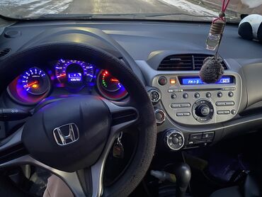 фит на расрочку: Honda Fit: 2010 г., 1.5 л, Автомат, Бензин, Седан