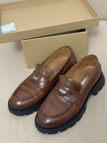 лоферы кожа: Продаю!
Б/у. Носила 2,3 раза. Почти новые. Кожа
Размер 37