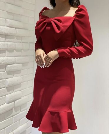 gün eynekleri: Qırmızı kokteyl donu - Rəng: parlaq qırmızı - Model: bədənə oturan