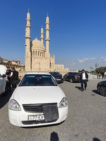 opel zafira a: Ağ rəngli 5 qapılı hetçbek avtomobil Xüsusiyyətlər: - Kuzov: kompakt — 8