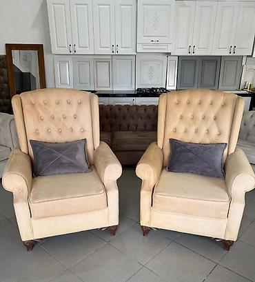 Kreslolar: Məhsul: 2 ədəd klassik “wingback” kreslo dəsti Xüsusiyyətlər: - Rəng — 1