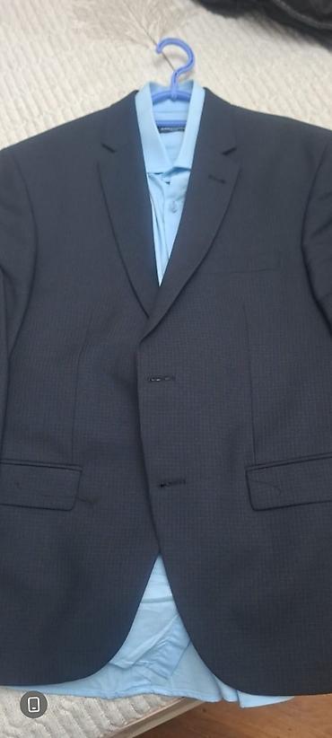 2 CÜT KİSİ KOSTYUMLARİ TEZE BOZ RENGDE ÖLCÜLER 44 RAZMER. KOMPLEKT