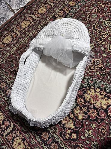 yoqa və fitnes ucun xalcalar: Ağ rəngli əl işi körpə beşiyi/daşıma səbəti - Material: qalın — 1