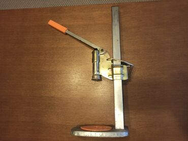 Ostali proizvodi za kuću: Kvalitetna presa za zatvaranje staklenih flaša i 5.000 novih krunastih — 1