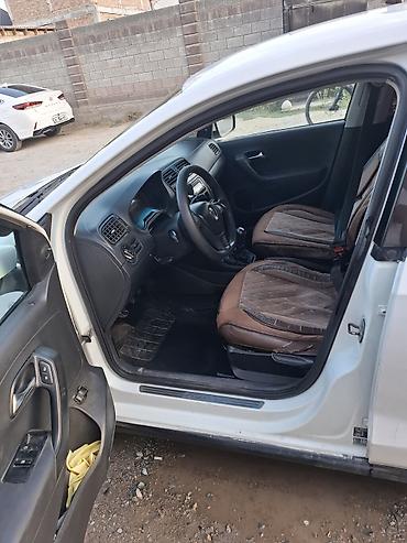jetta 2: Volkswagen Polo: 2015 г., 1.6 л, Механика, Бензин, Седан — 5