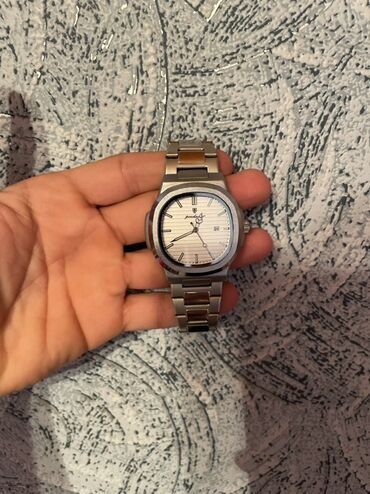 ag koynekler: Qol saatı, Patek Phillipe, rəng - Gümüşü