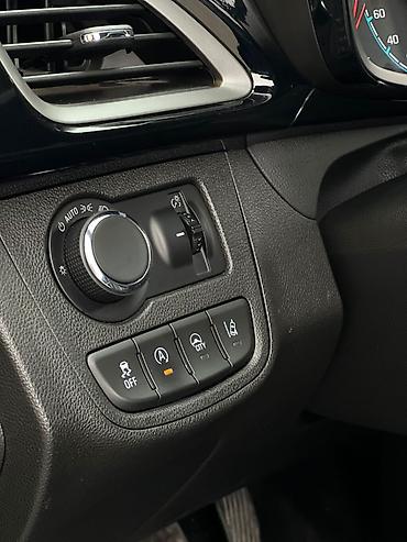Транспорт: Chevrolet Spark: 2018 г., 1 л, Вариатор, Бензин, Хэтчбэк — 6
