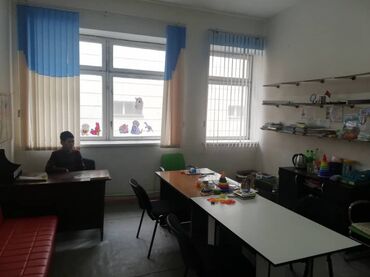аренда помещение для бизнеса: Продаю Офис 25 м², С ремонтом, С мебелью, Административное здание, 2 этаж