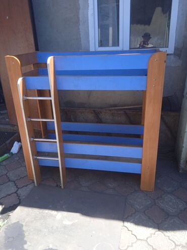 мебель покупка: Продается двухярусная детская кровать, цена 1000