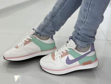 Women's Sneakers and athletic shoes: 41 — 1