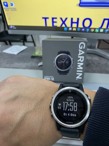 Ноутбуки: Garmin Fenix 5s Размер 42mm Вес 67 грамм 2 ремешка Полный комплект