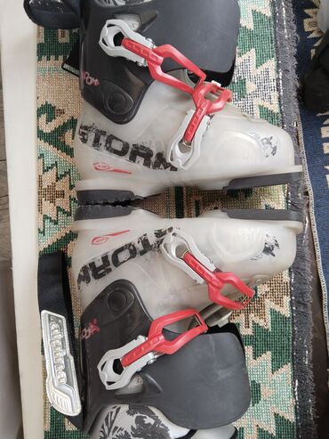 Лыжные ботинки: Лыжные ботинки, б/у, сделано в Словении, осталась пара, размер 37 — 10
