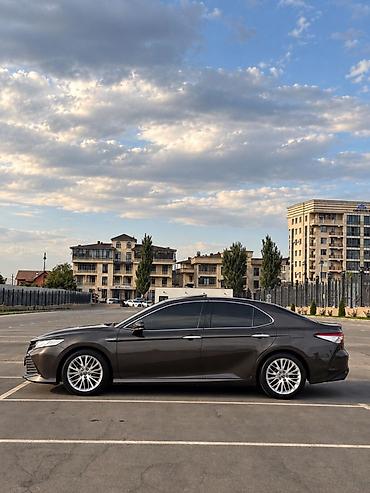 camr: Toyota Camry: 2018 г., 2.5 л, Вариатор, Гибрид, Седан — 2
