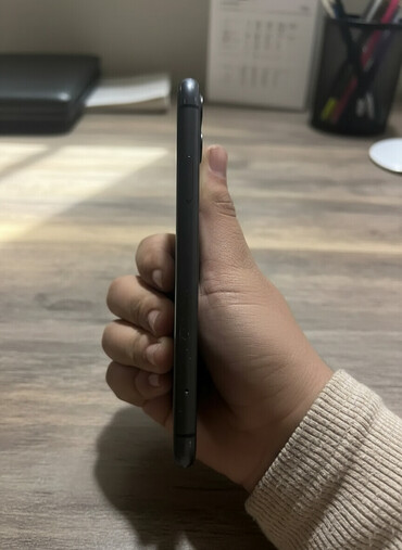 Apple iPhone: IPhone 11, 128 GB, Qara, Face ID — 2