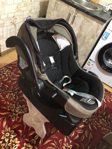 chicco isofix: Автокресло, түсү - Күрөң, Колдонулган