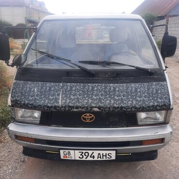 реальному: Toyota Hiace: 1989 г., 2 л, Механика, Бензин, Вэн/Минивэн