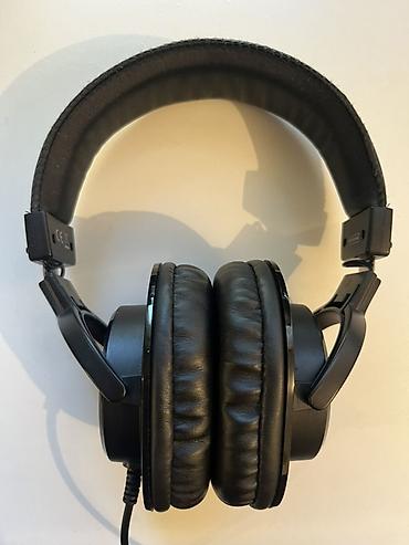 Qulaqcıqlar: M-Audio simli qulaqlıq - Over-ear, qapalı tip konstruksiya – səs — 1