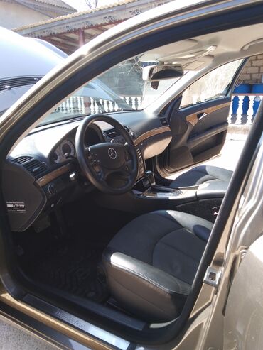 Mercedes-Benz: Mercedes-Benz E 220: 2.2 l | 2008 il Sedan — 23