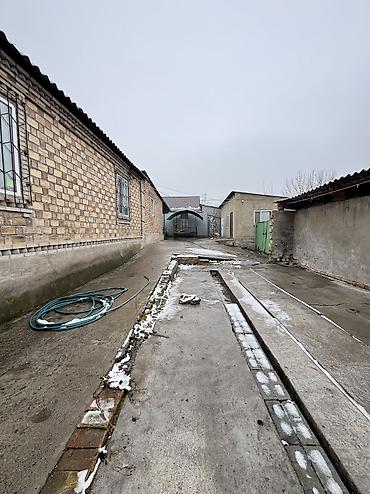 Продажа коттеджей и домов: ✨Продаётся дом в с. Новопавловка (Бишкек)✨ 🏡Характеристики: • Участок — 5