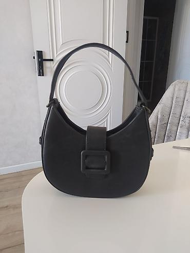 Qara qadın çantası – mini “shoulder bag” - Rəng: qara - Forması