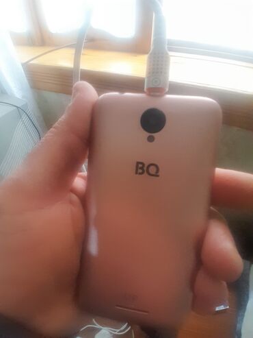 bq telefonlari: QMobile A1, 8 GB, Sensor, İki sim kartlı