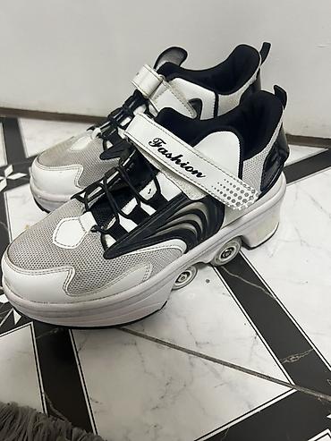 dunk low: Срочно!!!!Роликовые кроссовки в спортивном стиле, бело-чёрного цвета — 1