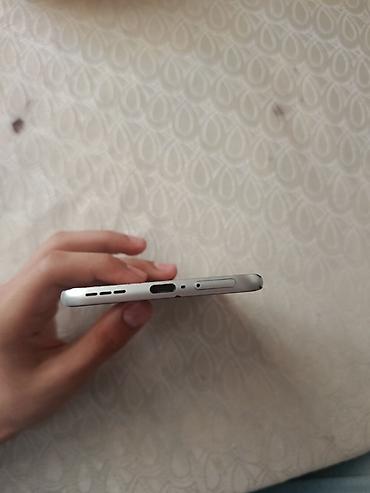 Infinix: Infinix rəng - Gümüşü, Sensor — 9